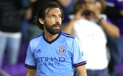 浩瀚体育热评-什琴斯尼出击失误送空门