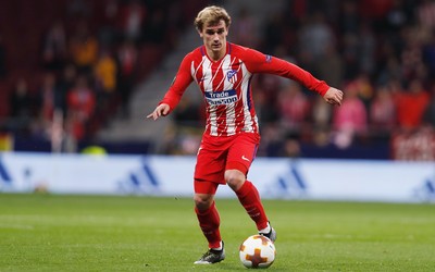 浩瀚体育播报-查尔斯带球队登上榜首